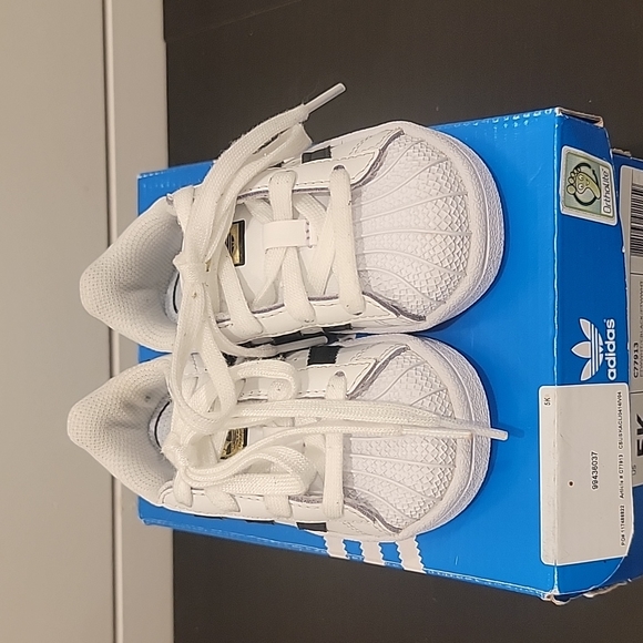 Adidas - Picture 2 of 3